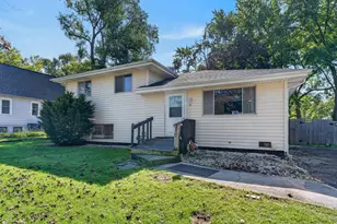 21 Janet Ave, Darien, IL 60561 - Photo 3