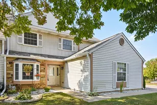 345 Ascot Ln, Streamwood, IL 60107 - Photo 1