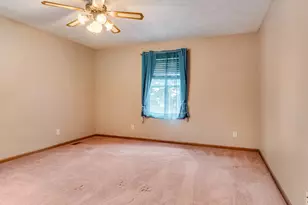 805 S Lawrence Way, Pontiac, IL 61764 - Photo 33