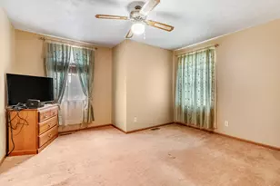 805 S Lawrence Way, Pontiac, IL 61764 - Photo 31