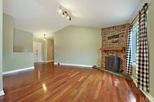 317 Quist Ct, Grayslake, IL 60030 - Photo 7