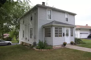 803 N Washington Ave, Batavia, IL 60510 - Photo 1