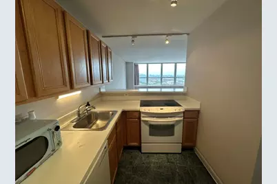 655 W Irving Park Road #1609, Chicago, IL 60613 - Photo 5