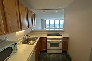 655 W Irving Park Rd, Chicago, IL 60613 - Photo 5