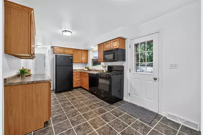 1124 Townsend Street, Sycamore, IL 60178 - Photo 13