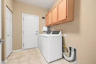 8226 Woodview Ave, Joliet, IL 60431 - Photo 13