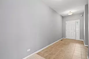8226 Woodview Ave, Joliet, IL 60431 - Photo 3