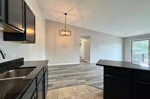 1539 Raymond Dr, Naperville, IL 60563 - Photo 7