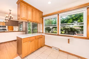 1814 Grandview Dr, Johnsburg, IL 60051 - Photo 9