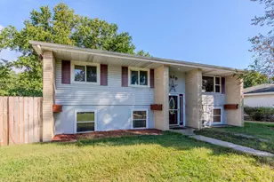 1430 Lantern Ln, Morris, IL 60450 - Photo 1
