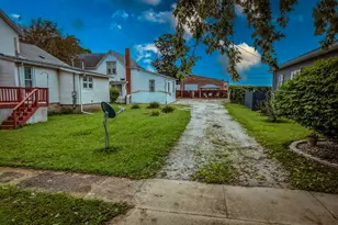 223 N 3rd St, Watseka, IL 60970 - Photo 5