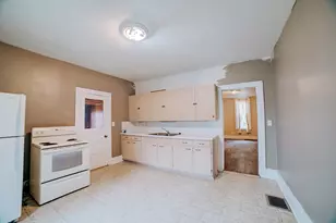 223 N 3rd St, Watseka, IL 60970 - Photo 15