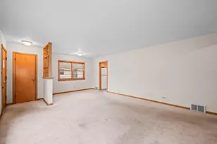 152 S Fremont St, Palatine, IL 60067 - Photo 5