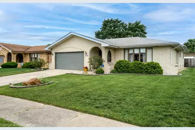 6426 W 84th Place, Burbank, IL 60459 - Photo 1
