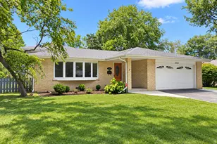 1224 W Sunset Rd, Mount Prospect, IL 60056 - Photo 1