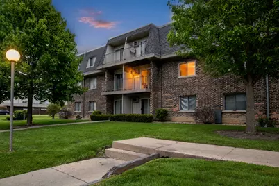 876 Blossom Lane #203, Prospect Heights, IL 60070 - Photo 1