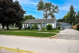 7101 W 115th St, Worth, IL 60482 - Photo 1
