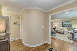 1326 S Fernandez Ave, Arlington Heights, IL 60005 - Photo 5