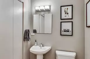 110 N Peoria St, Chicago, IL 60607 - Photo 17