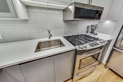 110 N Peoria Street #307, Chicago, IL 60607 - Photo 9