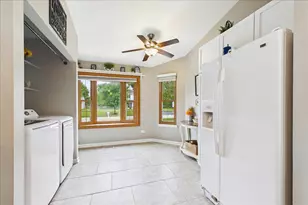 795 Newport Dr, Island Lake, IL 60042 - Photo 11