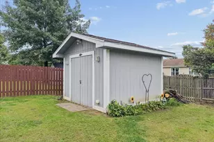 795 Newport Dr, Island Lake, IL 60042 - Photo 19