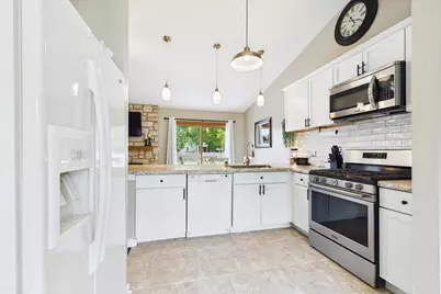 795 Newport Drive, Island Lake, IL 60042 - Photo 9