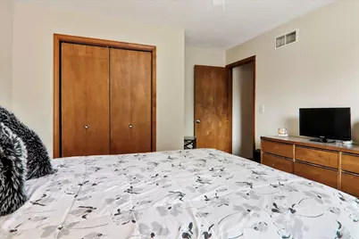 2805 Rocksbury Drive, Bloomington, IL 61705 - Photo 19