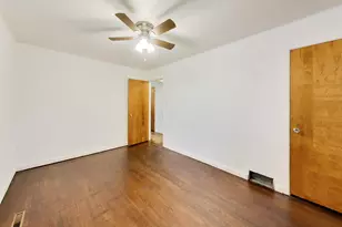 2183 Laura Ln, Des Plaines, IL 60018 - Photo 9