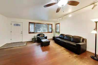 2183 Laura Lane, Des Plaines, IL 60018 - Photo 5