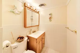 911 S Elmhurst Rd, Mount Prospect, IL 60056 - Photo 17