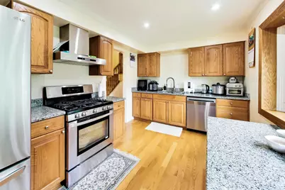 911 S Elmhurst Road, Mount Prospect, IL 60056 - Photo 11