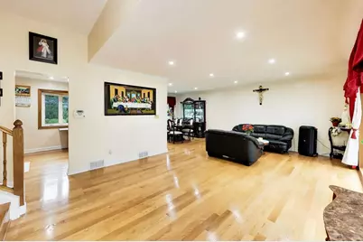 911 S Elmhurst Road, Mount Prospect, IL 60056 - Photo 5