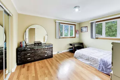 911 S Elmhurst Road, Mount Prospect, IL 60056 - Photo 25