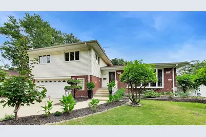 911 S Elmhurst Road, Mount Prospect, IL 60056 - Photo 3