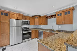 352 Berry Dr, Naperville, IL 60540 - Photo 7