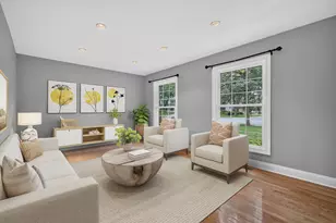 352 Berry Dr, Naperville, IL 60540 - Photo 3
