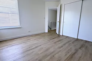 295 Hunterdon Ct, Schaumburg, IL 60194 - Photo 5