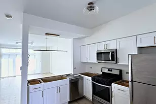 295 Hunterdon Ct, Schaumburg, IL 60194 - Photo 7