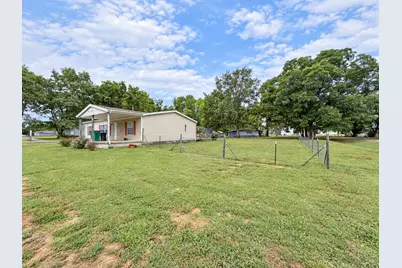 330 Collins Street, Carlyle, IL 62231 - Photo 5
