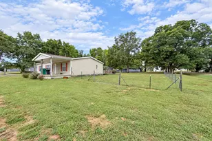 330 Collins St, Carlyle, IL 62231 - Photo 5