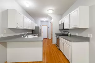 1102 Coventry Cir, Glendale Heights, IL 60139 - Photo 7