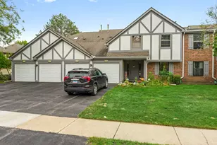 386 Elizabeth Dr, Wood Dale, IL 60191 - Photo 1