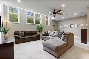 3736 N Fremont St, Chicago, IL 60613 - Photo 19