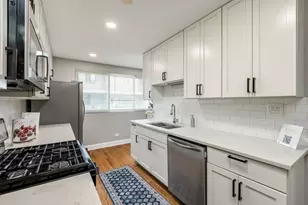 9255 W Ballard Rd, Des Plaines, IL 60016 - Photo 9