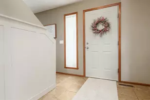 651 Ashleigh Ln, Roscoe, IL 61073 - Photo 5