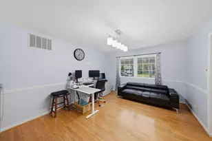 894 E Schirra Dr, Palatine, IL 60074 - Photo 5