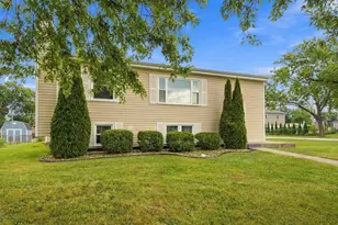 9338 Oak St, Orland Park, IL 60462 - Photo 1