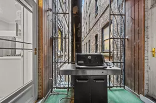 425 W Briar Pl, Chicago, IL 60657 - Photo 11