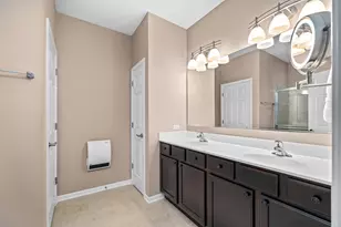 2029A Glenwood Cir, Sugar Grove, IL 60554 - Photo 15